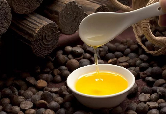 企鵝牌茶籽油雙螺桿榨油機(jī)，用心制造獲得客戶認(rèn)可(圖1)